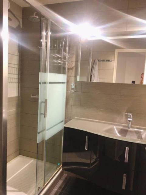 Luxurious Appartment Near The Airport Nice Ngoại thất bức ảnh